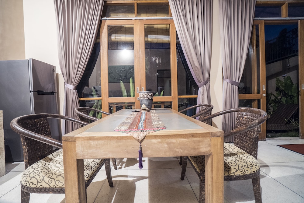 Gajah Biru Bungalows 38/50