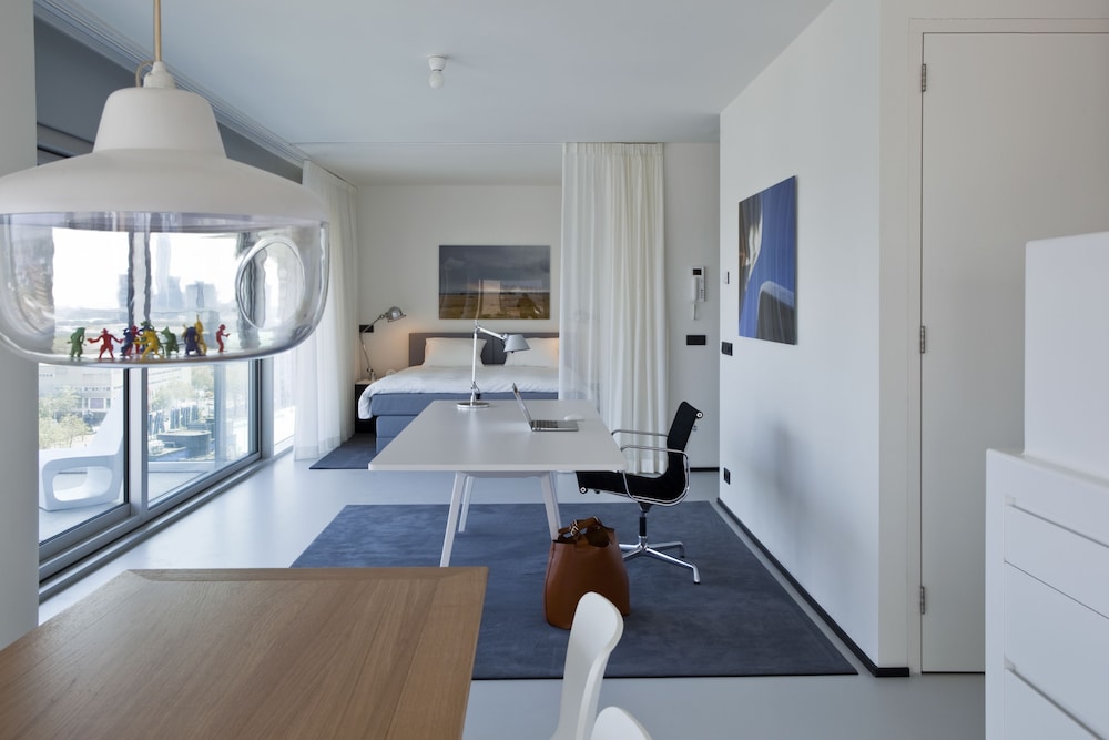 Urban Residences 27/50