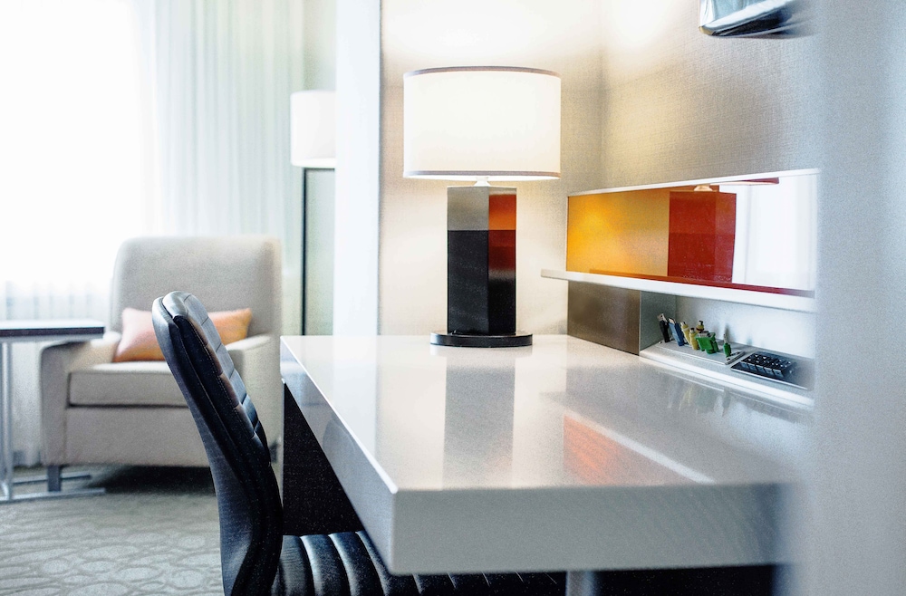 Delta Hotels By Marriott Quebec 42/44
