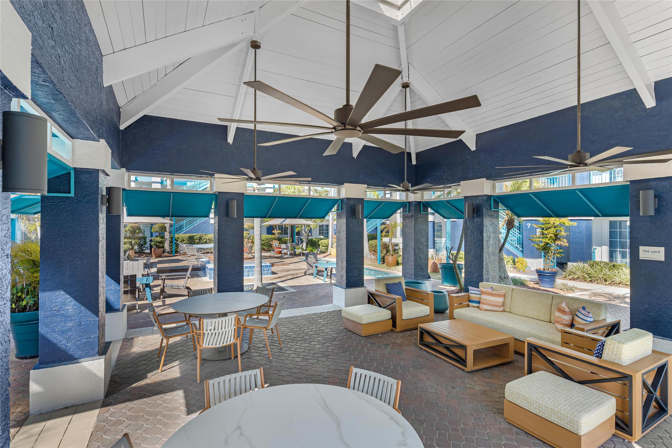 Sonesta ES Suites Orlando Lake Buena Vista 60/78