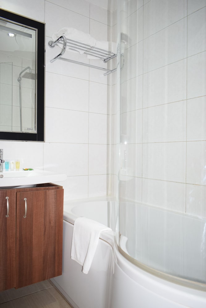 Grand Pela Hotel and Suites 38/44
