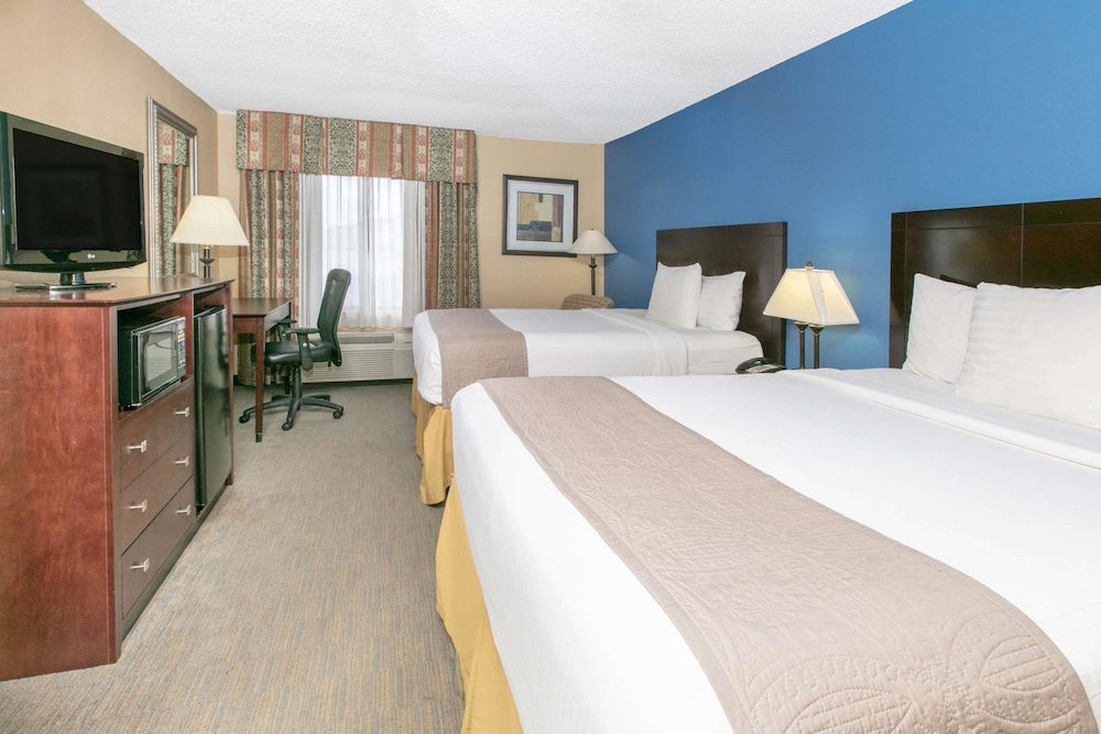 Days Inn By Wyndham Tulsa Central 25/42