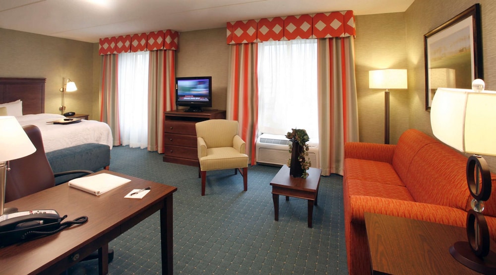 Hampton Inn Suites Columbus Polaris 17/35