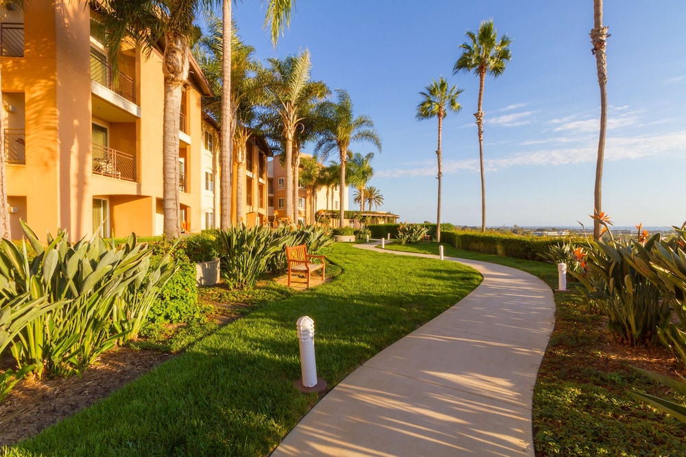 Grand Pacific Palisades Resort Hotel 65/71