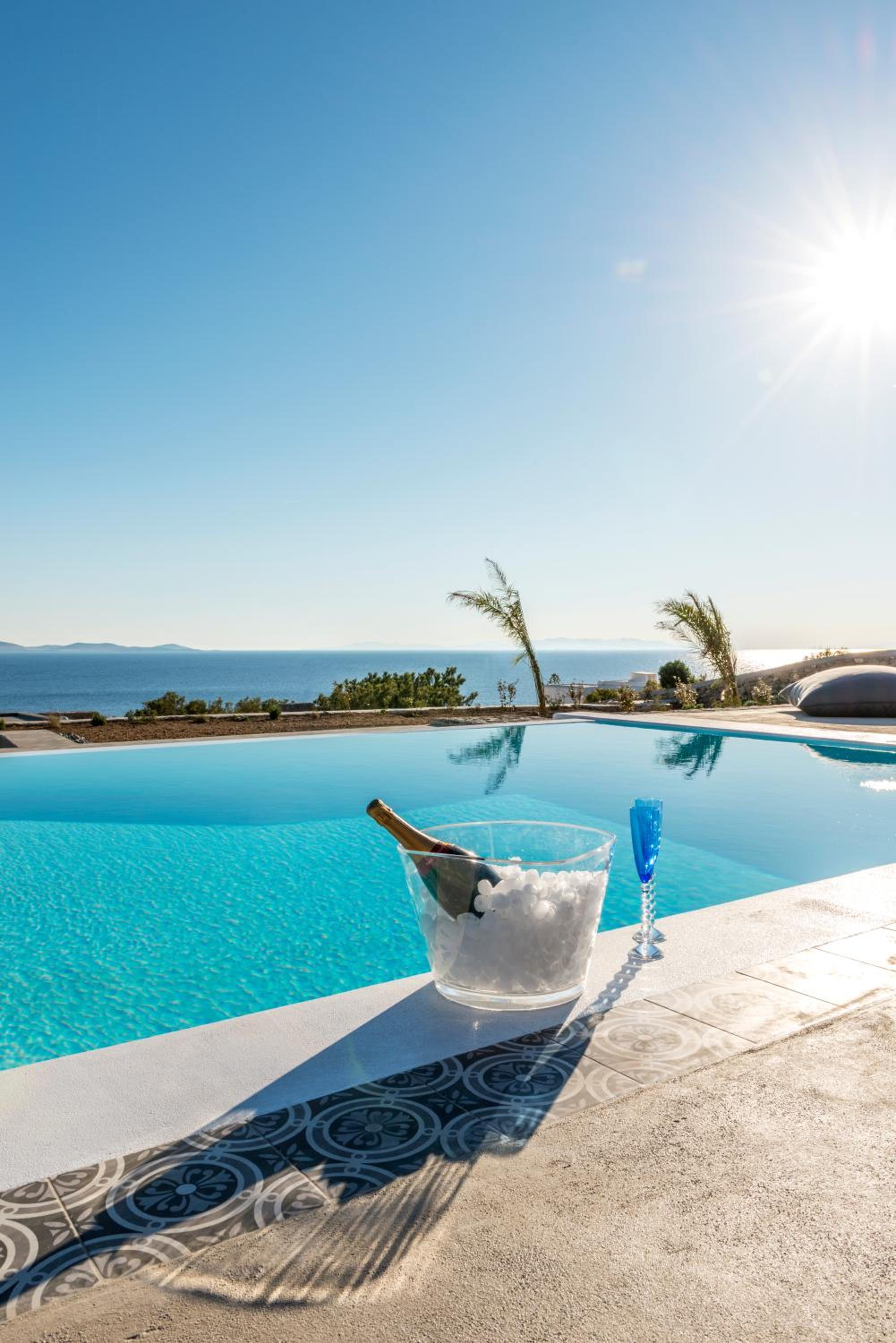 Bespoke Mykonos 13/19