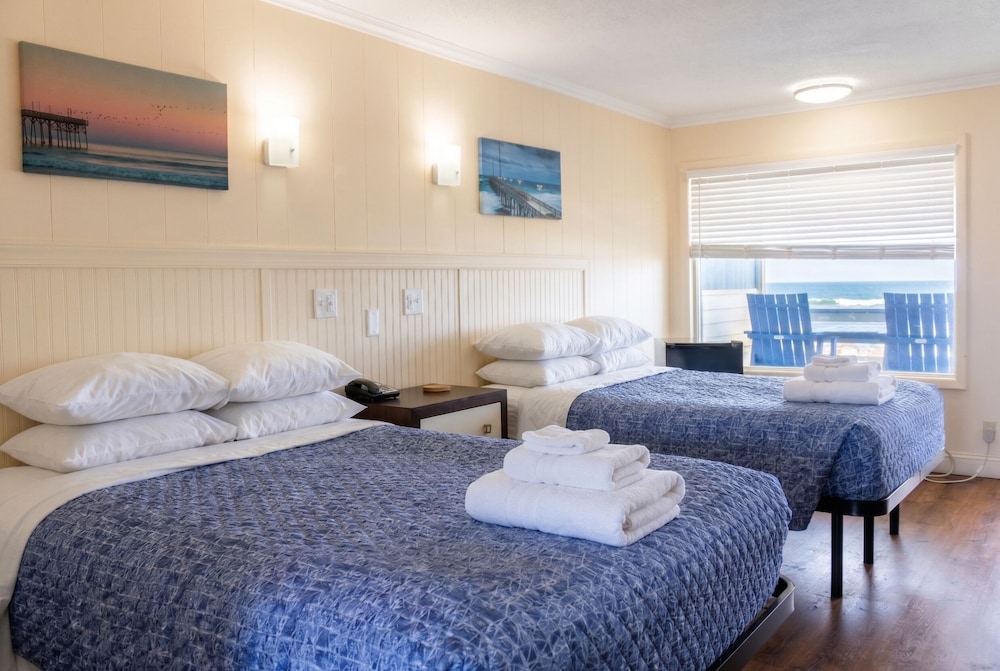 Executive, 2 Double Beds, Ocean Front, Kitchenette