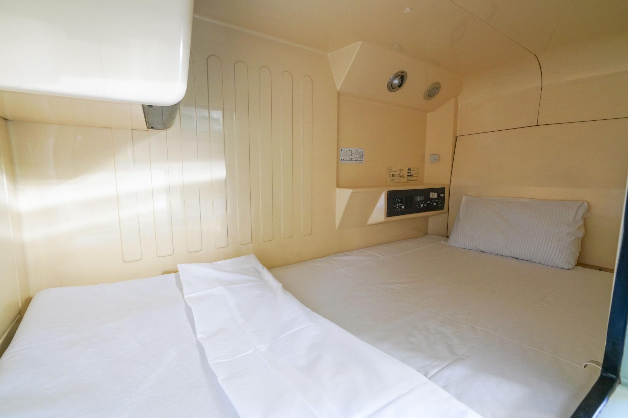 Capsule, Male Dorm, Shared Bathroom