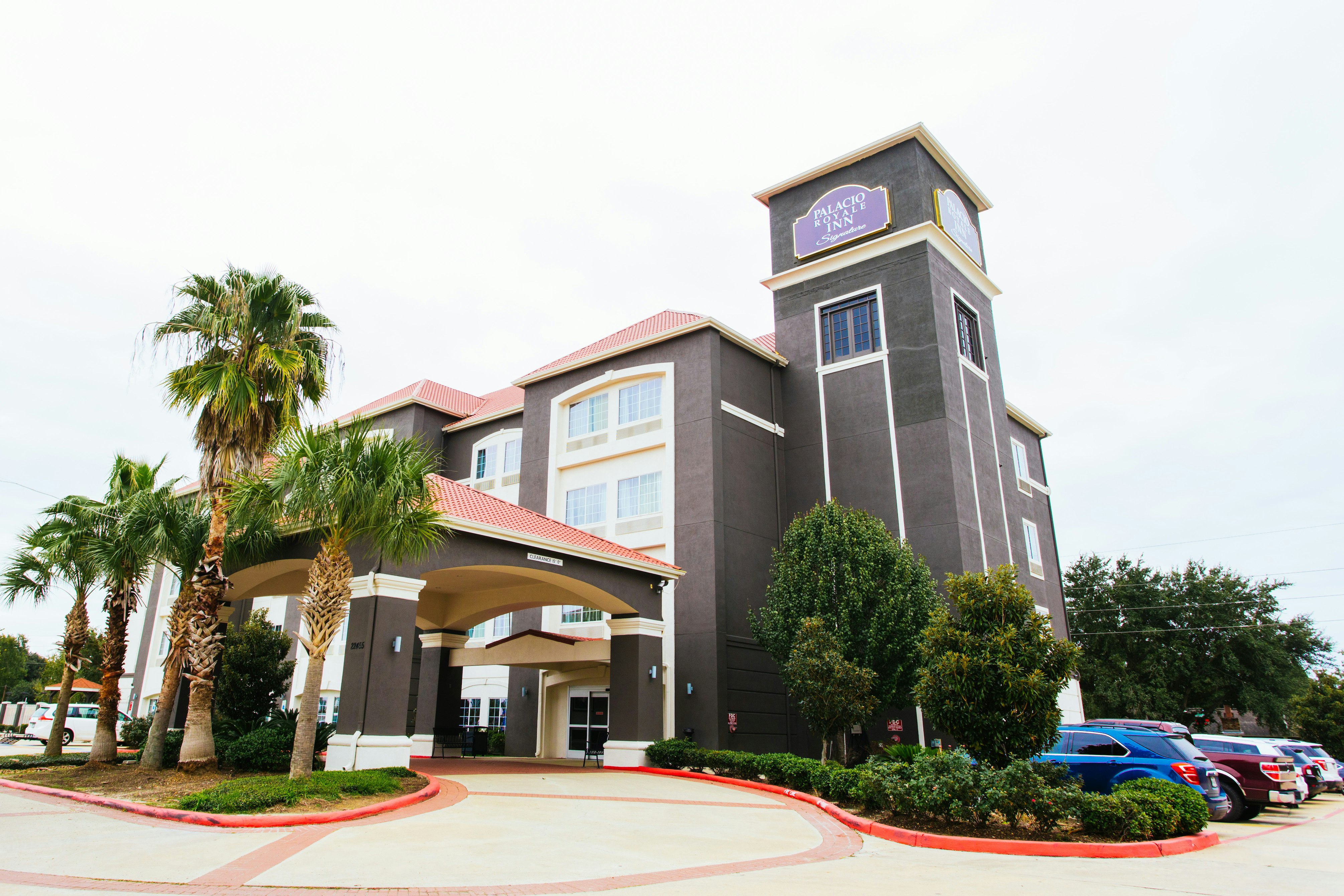 Palacio Royale Inn Signature 39/45