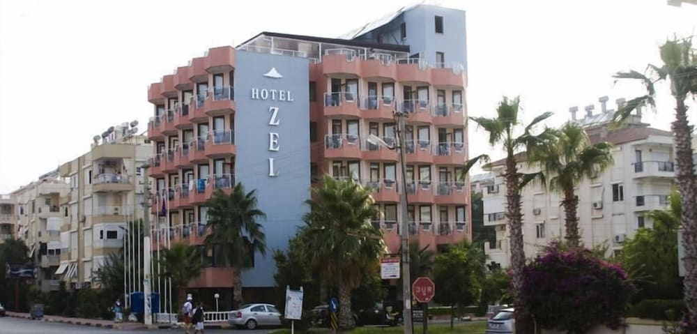 Zel Hotel 8/68