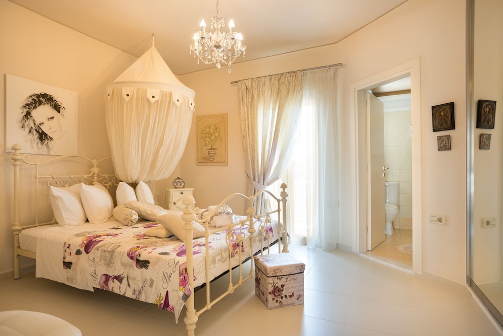 5 Bedrooms, Deluxe, Villa, 1 King and 2 Queen Beds, Resort View, Private Pool