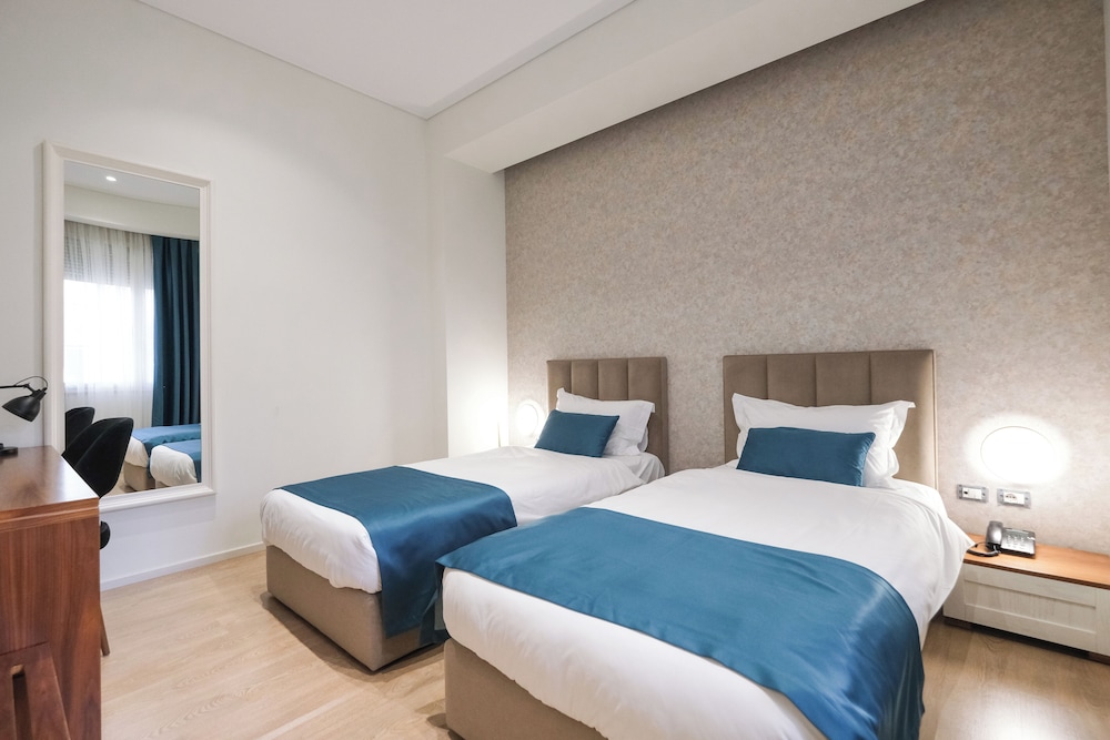 SUPERIOR, TWIN BEDS