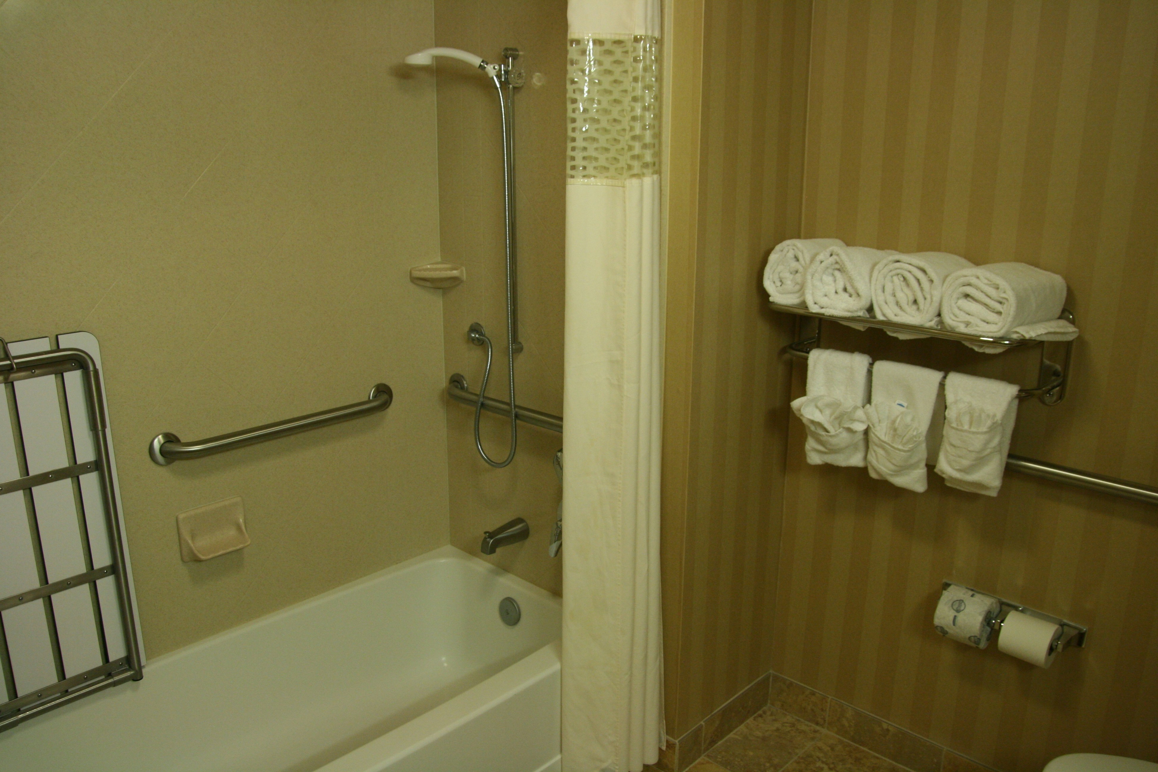 ROOM, KING BED, ACCESSIBLE