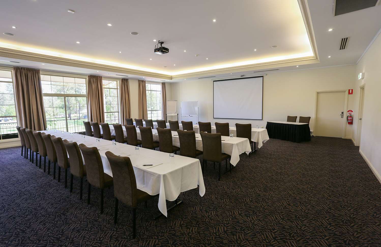 Best Western Plus Hovell Tree Inn 18/20