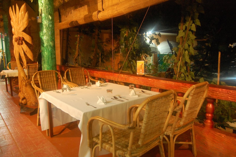 Deep Forest Garden Hotel 57/80