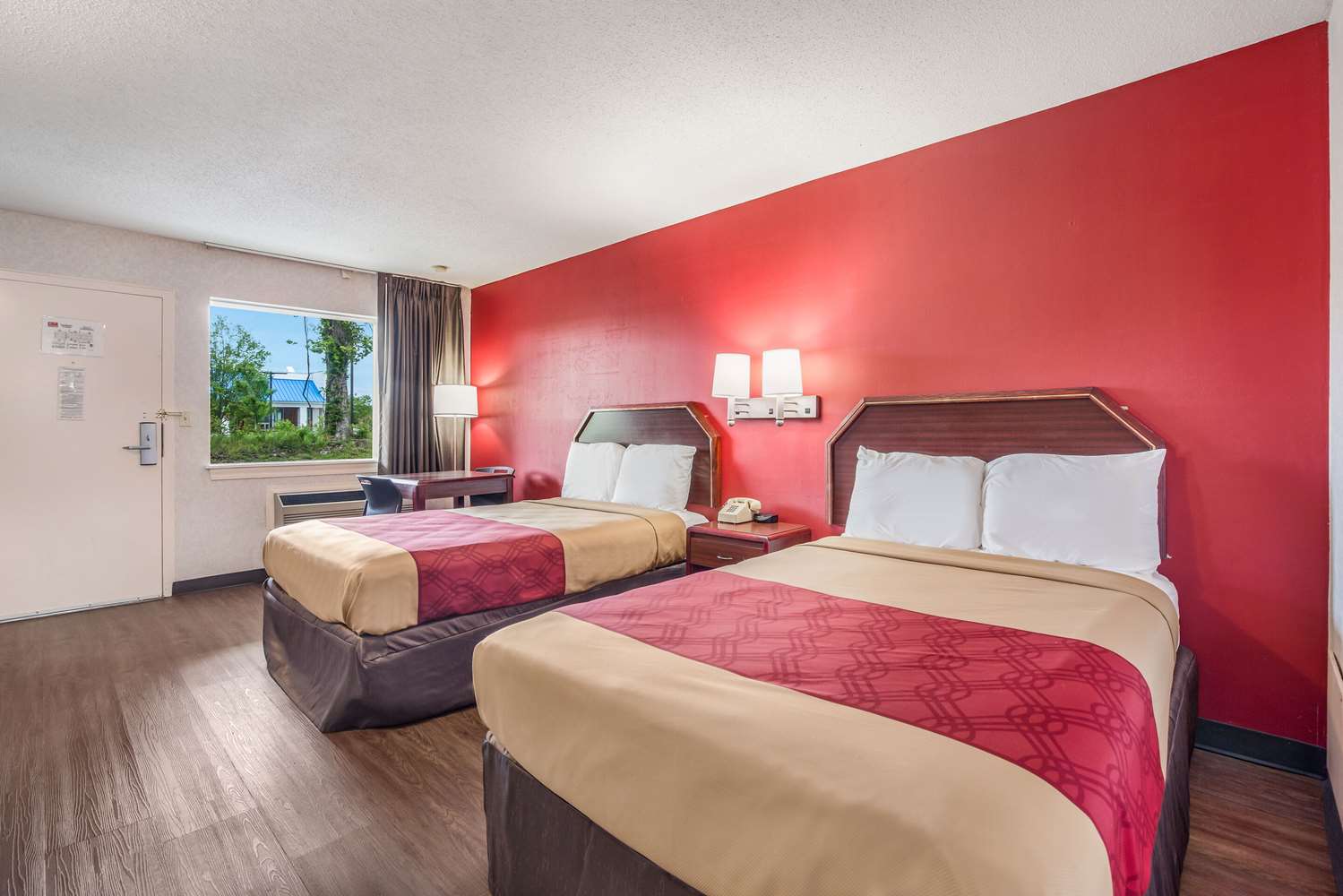 ROOM, 2 DOUBLE BEDS