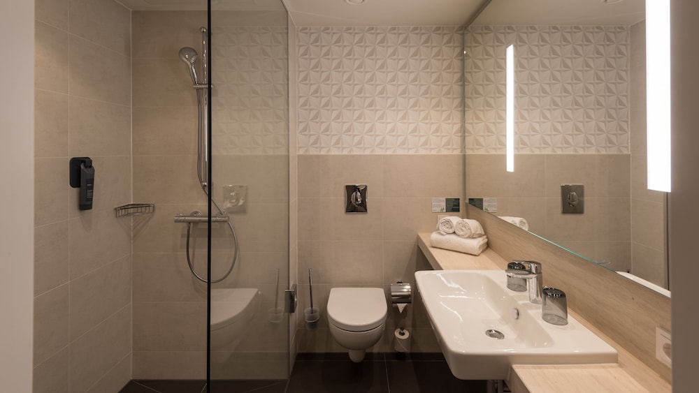 غرفة قياسية بسريرين منفصلين، Holiday Inn Hamburg Berliner Tor 5/5