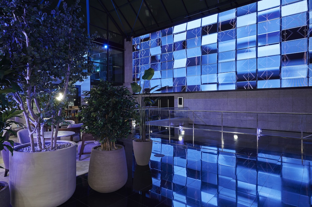 Hyatt Regency Barcelona Tower 12/82