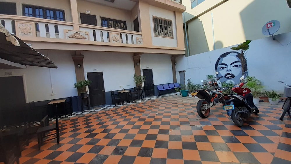 Vientiane Star Hotel 61/67