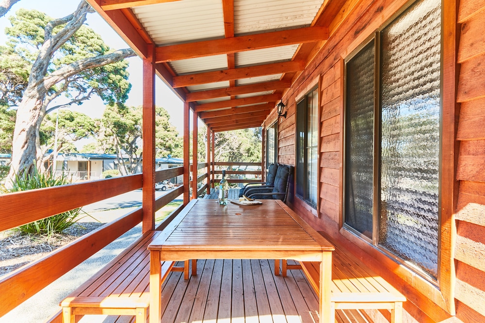 ANGLESEA BEACHFRONT FAMILY CARAVAN PARK 14/50