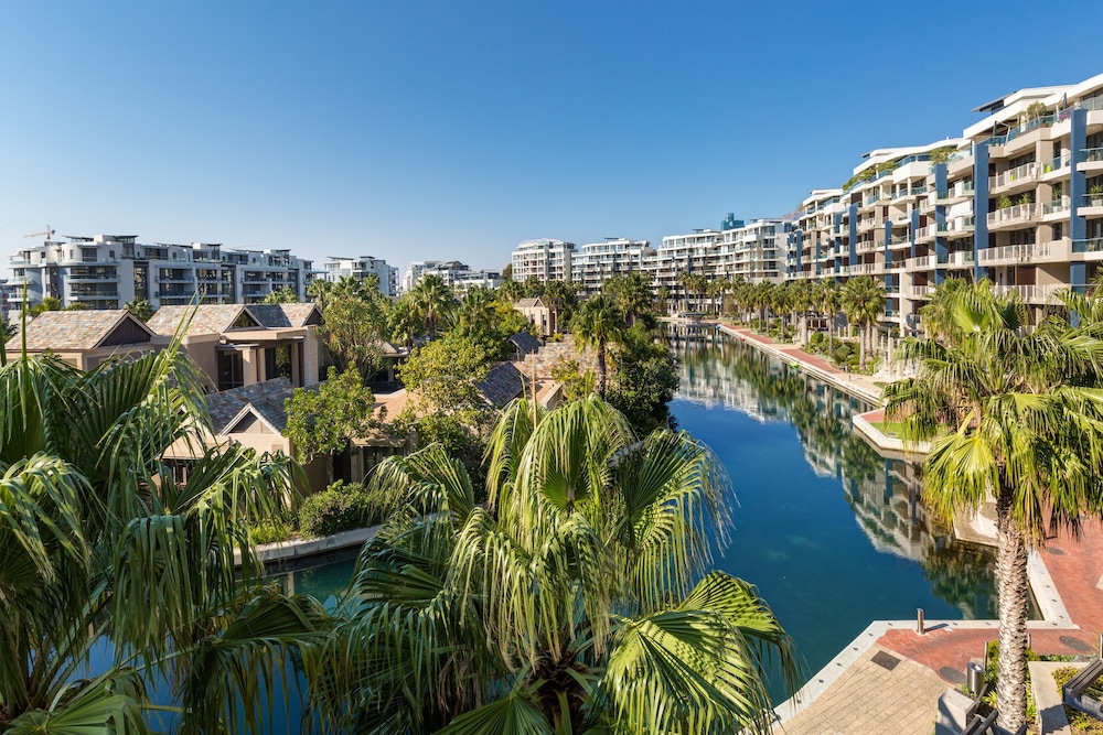 Lawhill Luxury Apartments 70/73