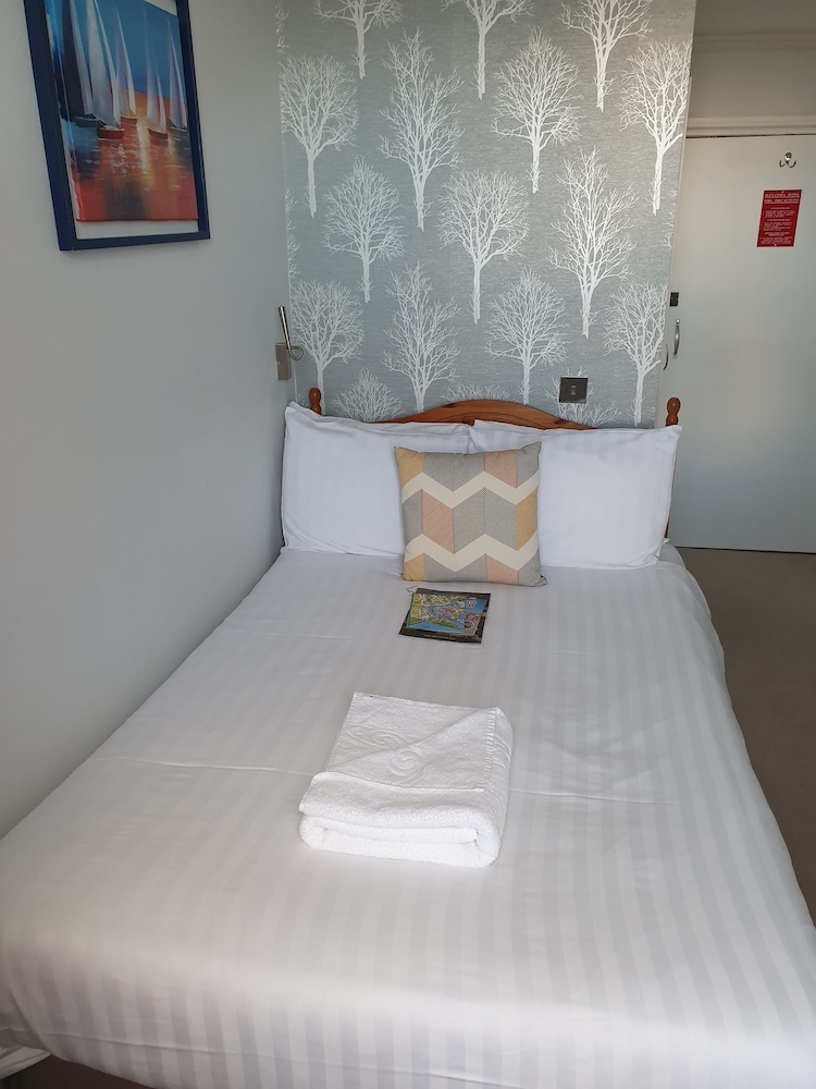 The Alexandra Hotel 20/71