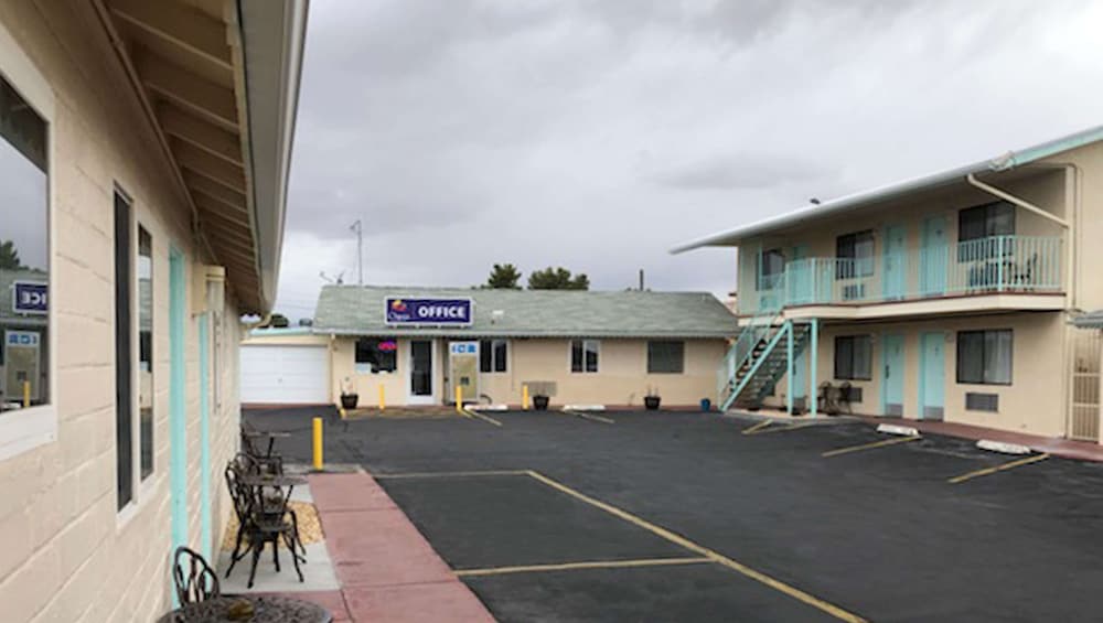 Howard Johnson by Wyndham Ridgecrest, CA 1/63