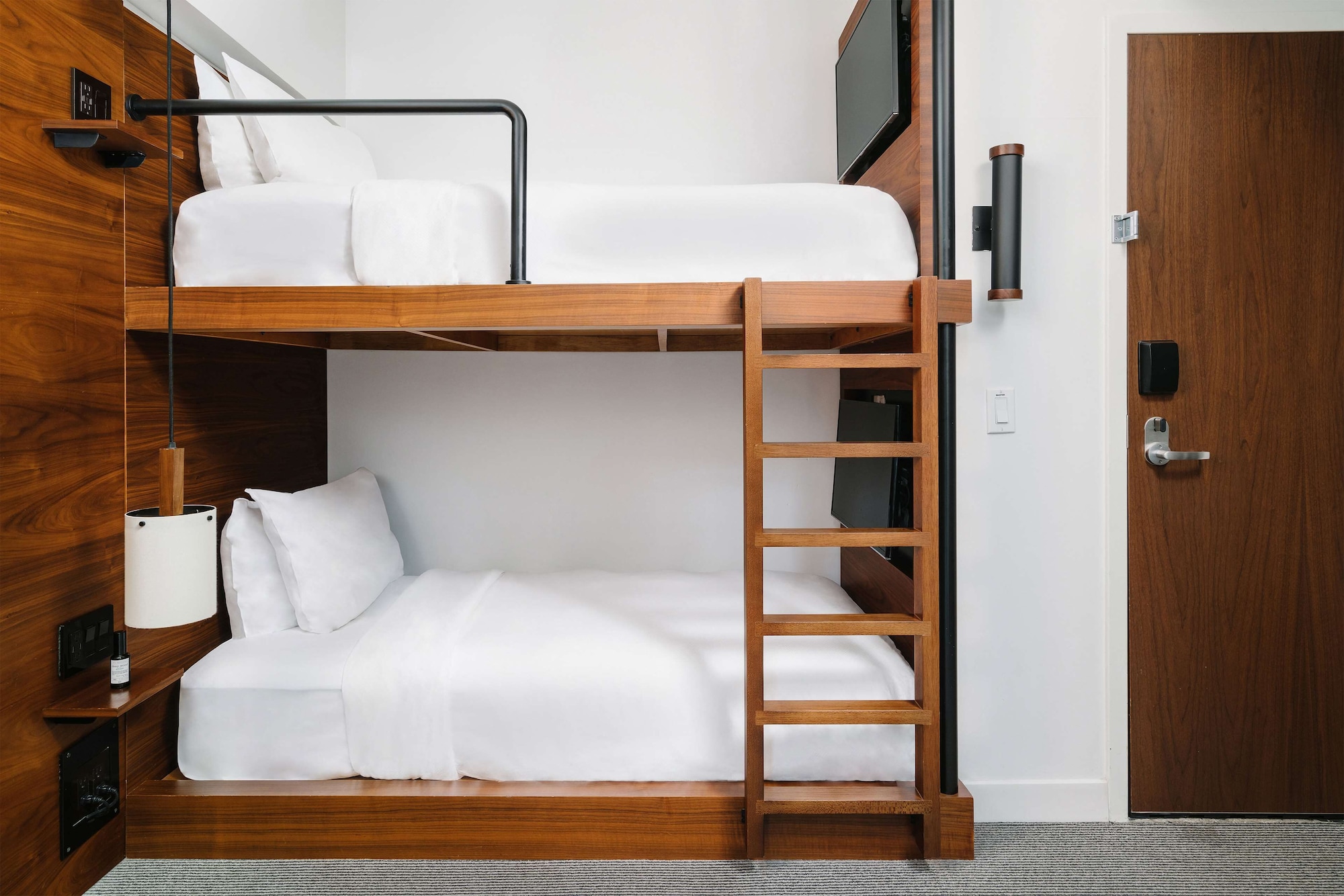 ROOM, BUNK BED