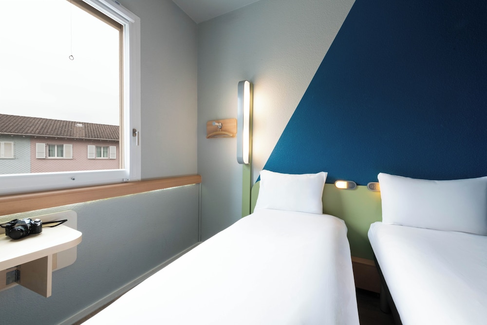 غرفة قياسية بسريرين منفصلين، Ibis Budget Luzern City 4/10