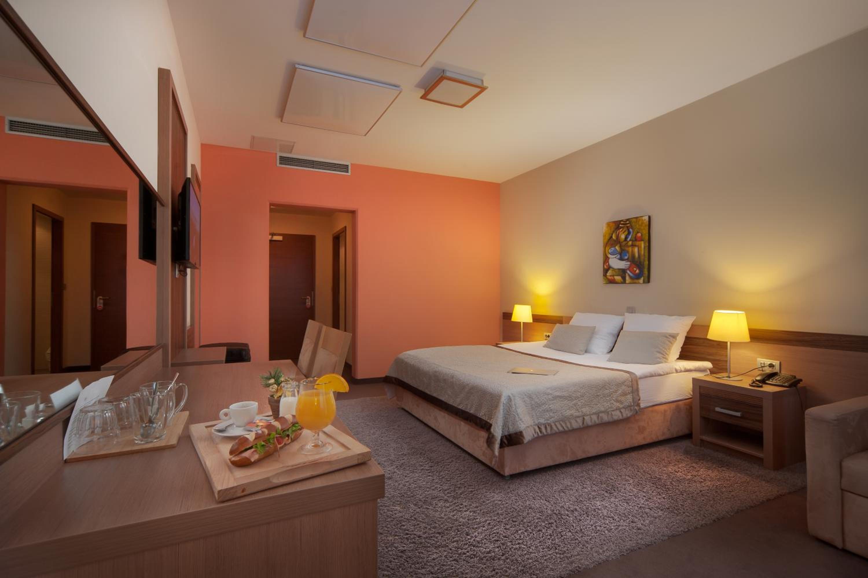 Hotel Kras 16/61