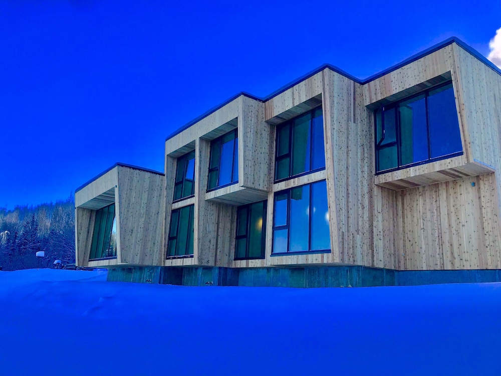 Aurora Villa 2/29