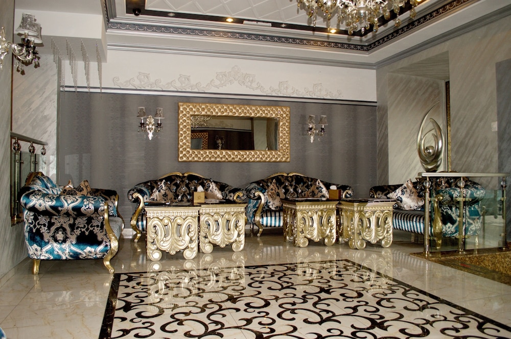 IMPERIAL PALACE HOTEL 66/73