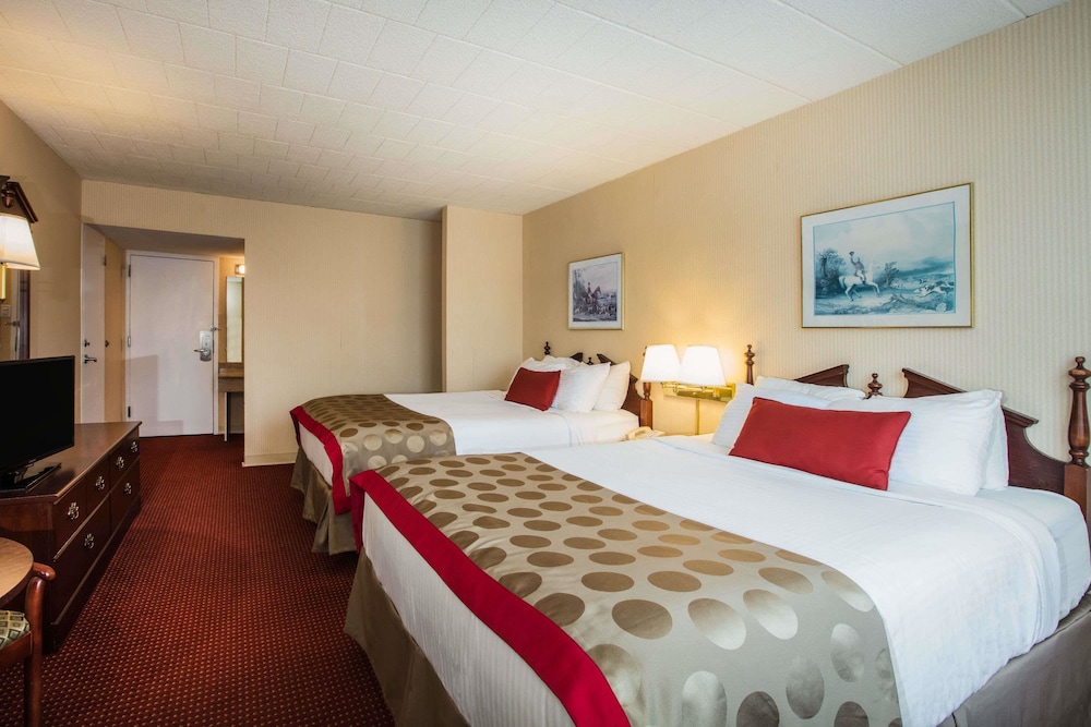 Ramada by Wyndham Ligonier 12/42