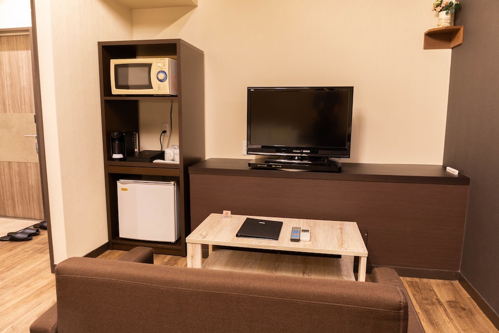 Naminoue Crystal Hotel 33/37