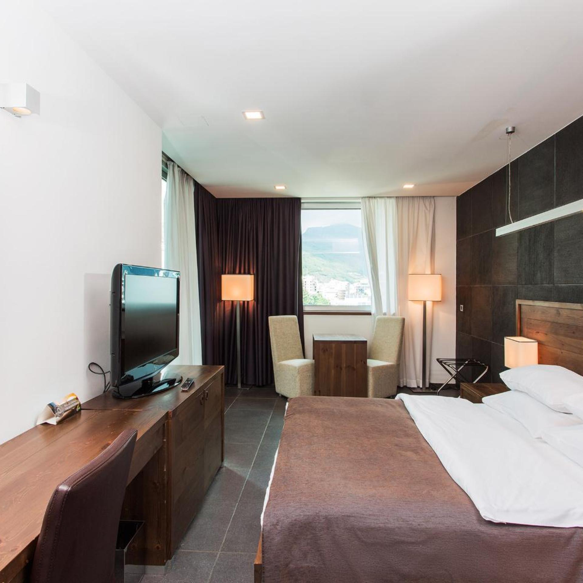 2 Bedrooms, Penthouse Suite
