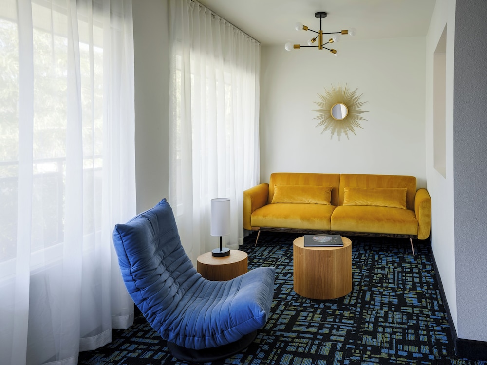 Jupiter Hotel 59/71