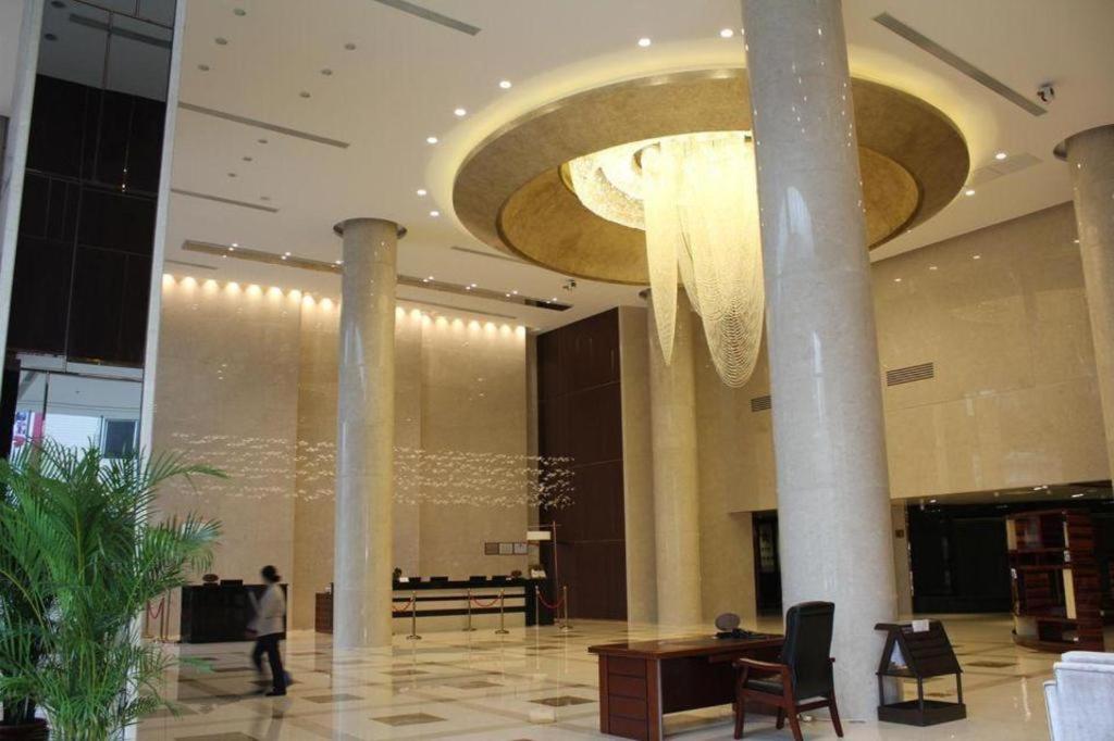 Golden Phoenix International Hotel 9/51