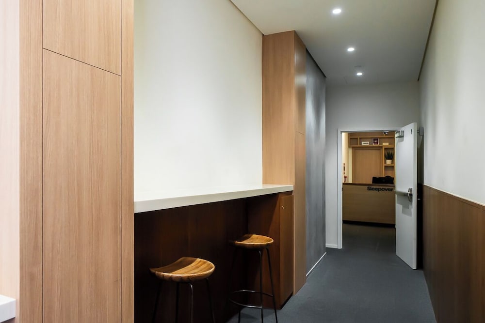 Sleep N Fly Sleep Lounge A Gates Terminal 3 Transit Only 39/50
