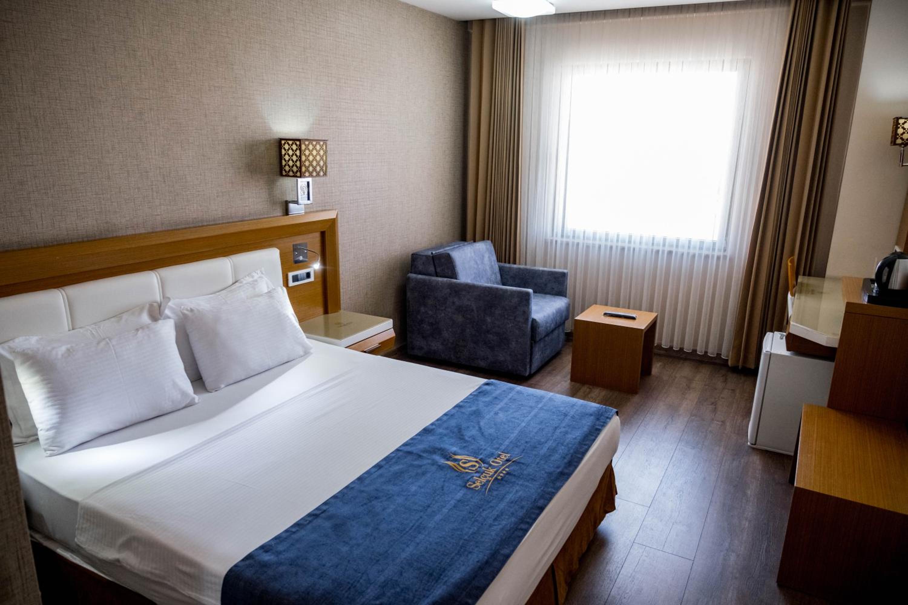 Room, Queen Bed