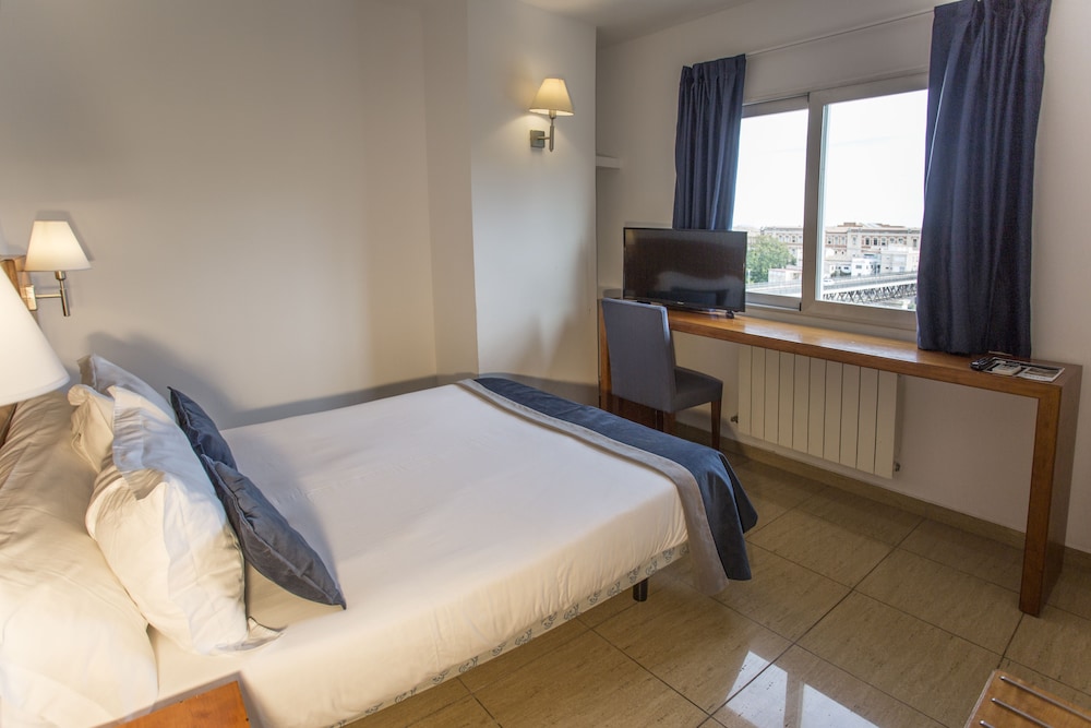 غرفة قياسية بسرير مزدوج، Hostal Savoy 2/7