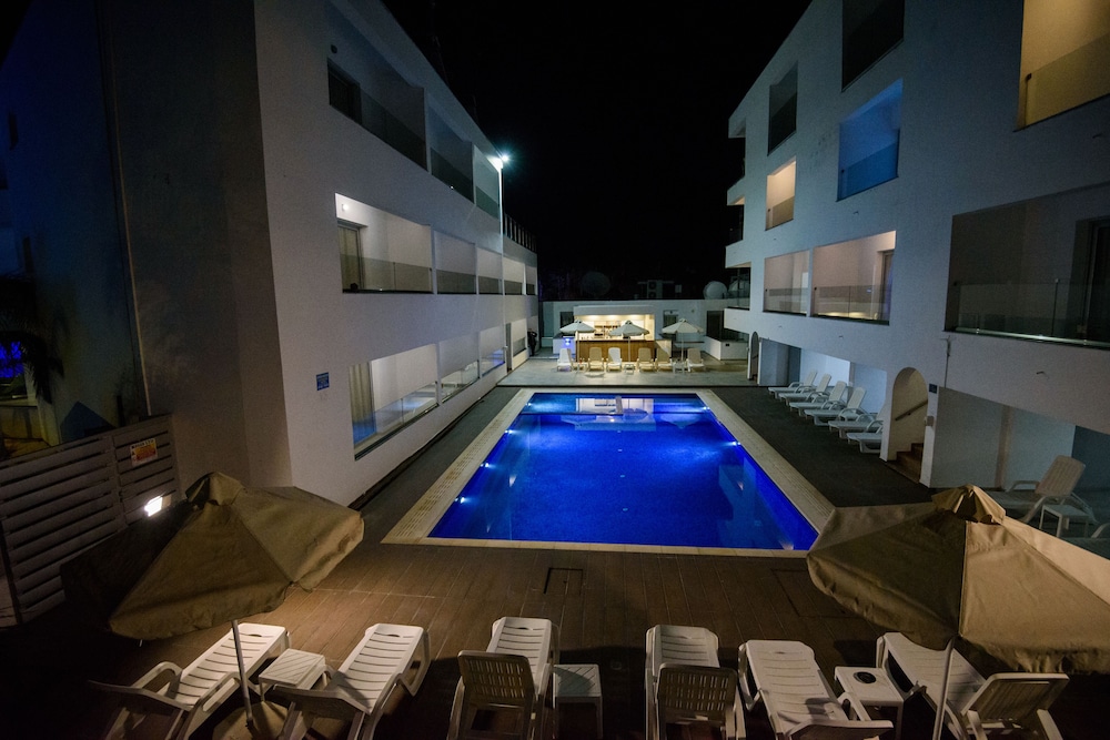 Annex Apartments 25/50