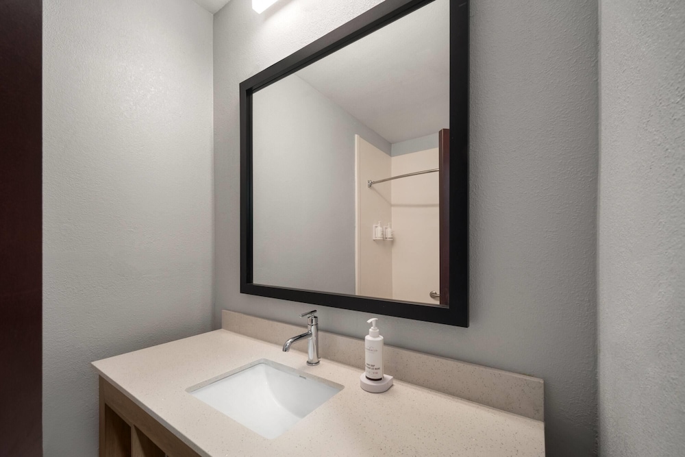 Baymont by Wyndham Savannah/Garden City 55/56