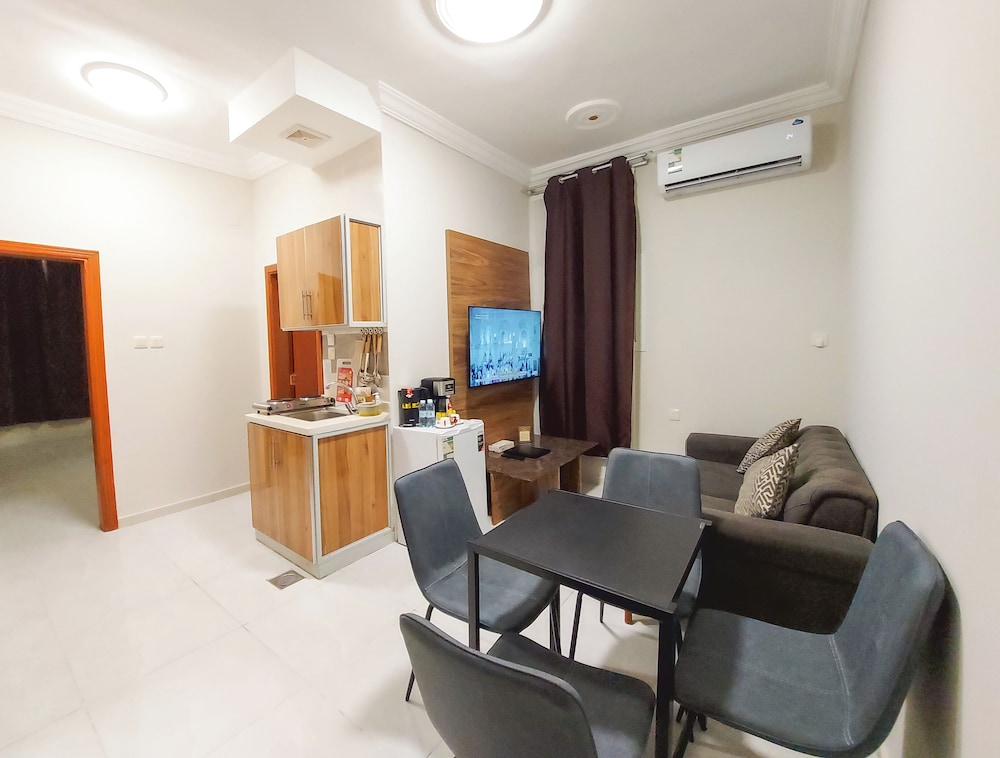 ايوان الاندلسية(Iwan AlAndalusia hotel suites Alrehab) 21/30