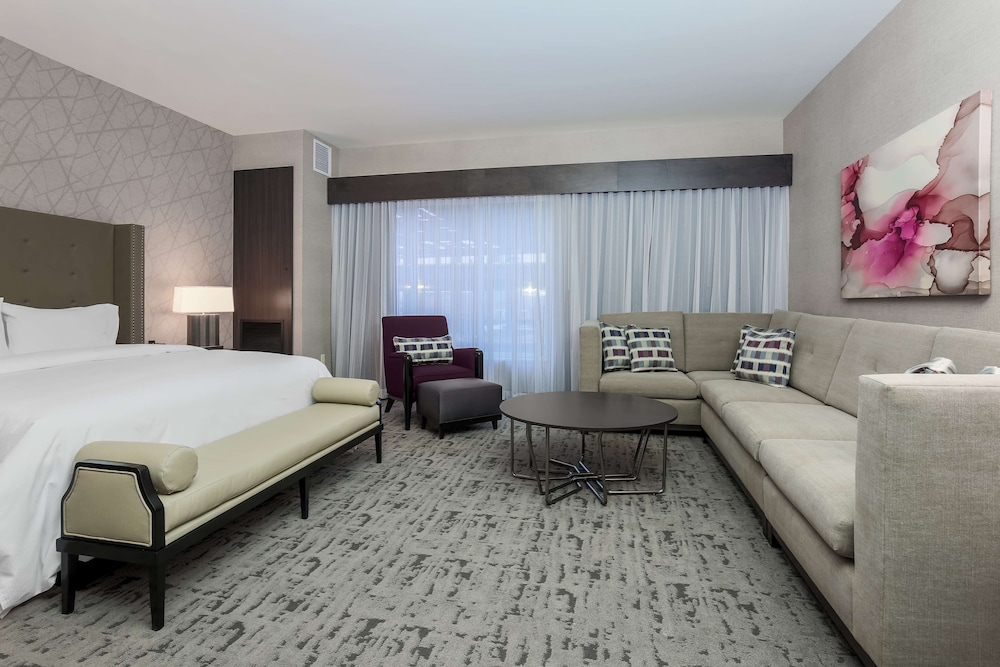 DOUBLETREE BY HILTON EVANSVILLE 14/74