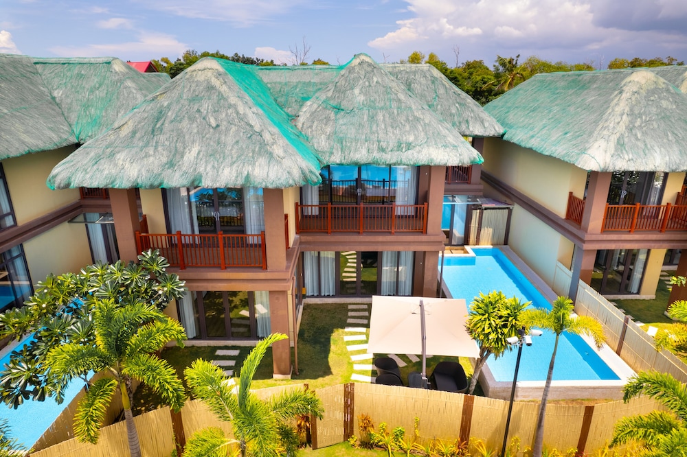 H Resort Bohol – The Coral Cliff by SMS Hospitality in CALAPE