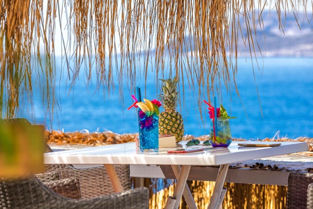 Amphora Hotel 54/56