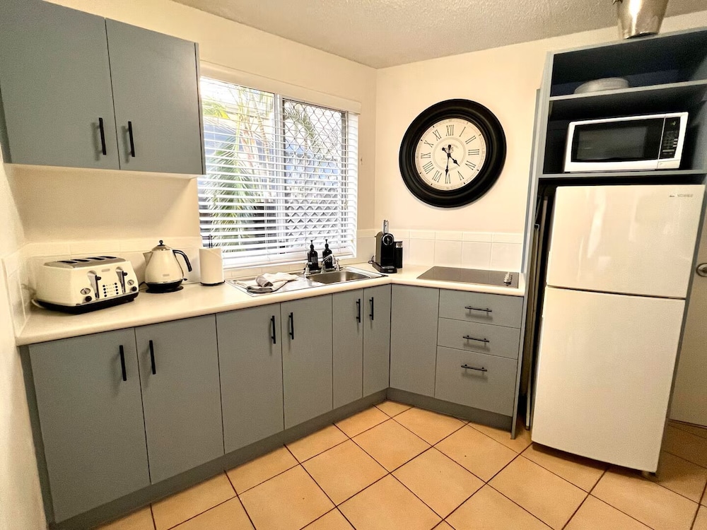 Beachside Mooloolaba 12/59