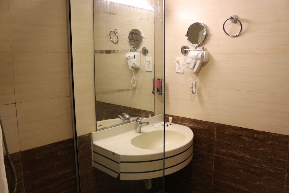 Mariana Hotel 48/50