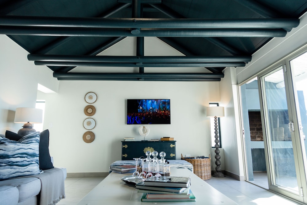 Abalone House &amp; Spa 44/75