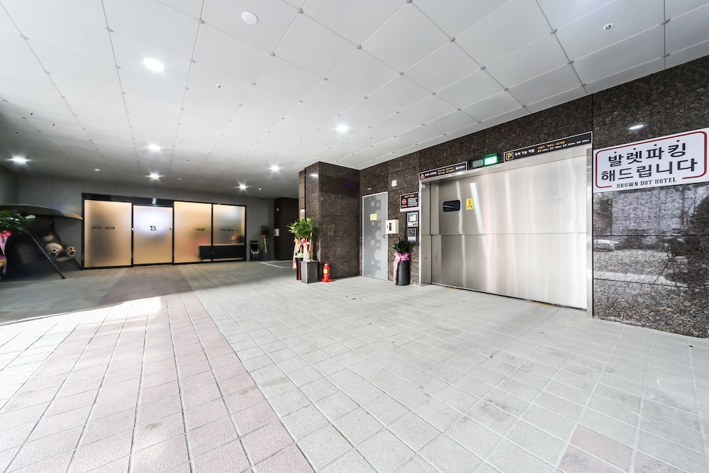 Seomyeon Brown-dot Hotel Gold Busan 40/50