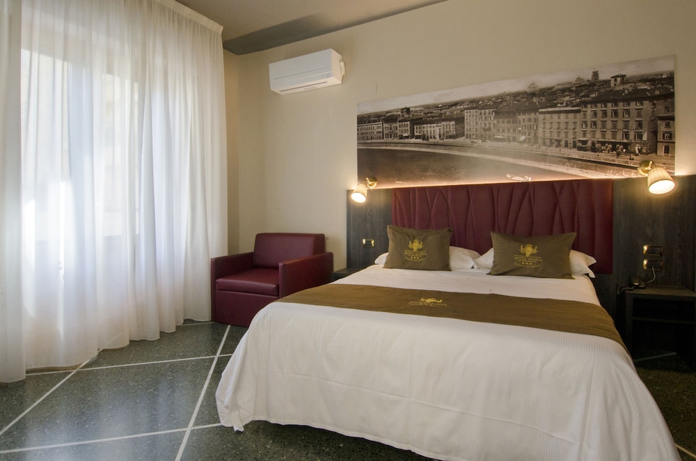 Hotel Maria 8/17